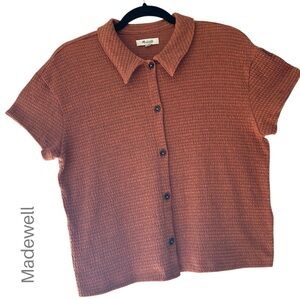MADEWELL | NWOT TEXTURED KNIT EARTHEN RED BUTTON FRONT TOP SHORT SLEEVE | SMALL